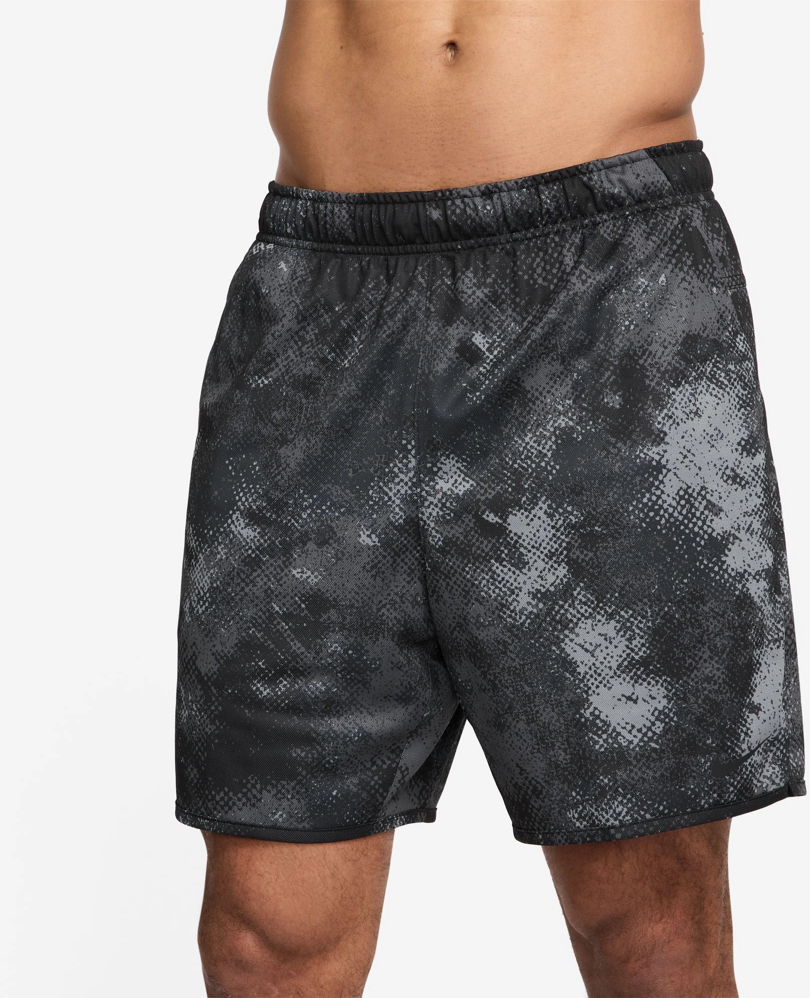 TemperatureRegulating Abrasion Resistant Surface Men's Totality Camo 7 Inch Unlined Fitness Shorts