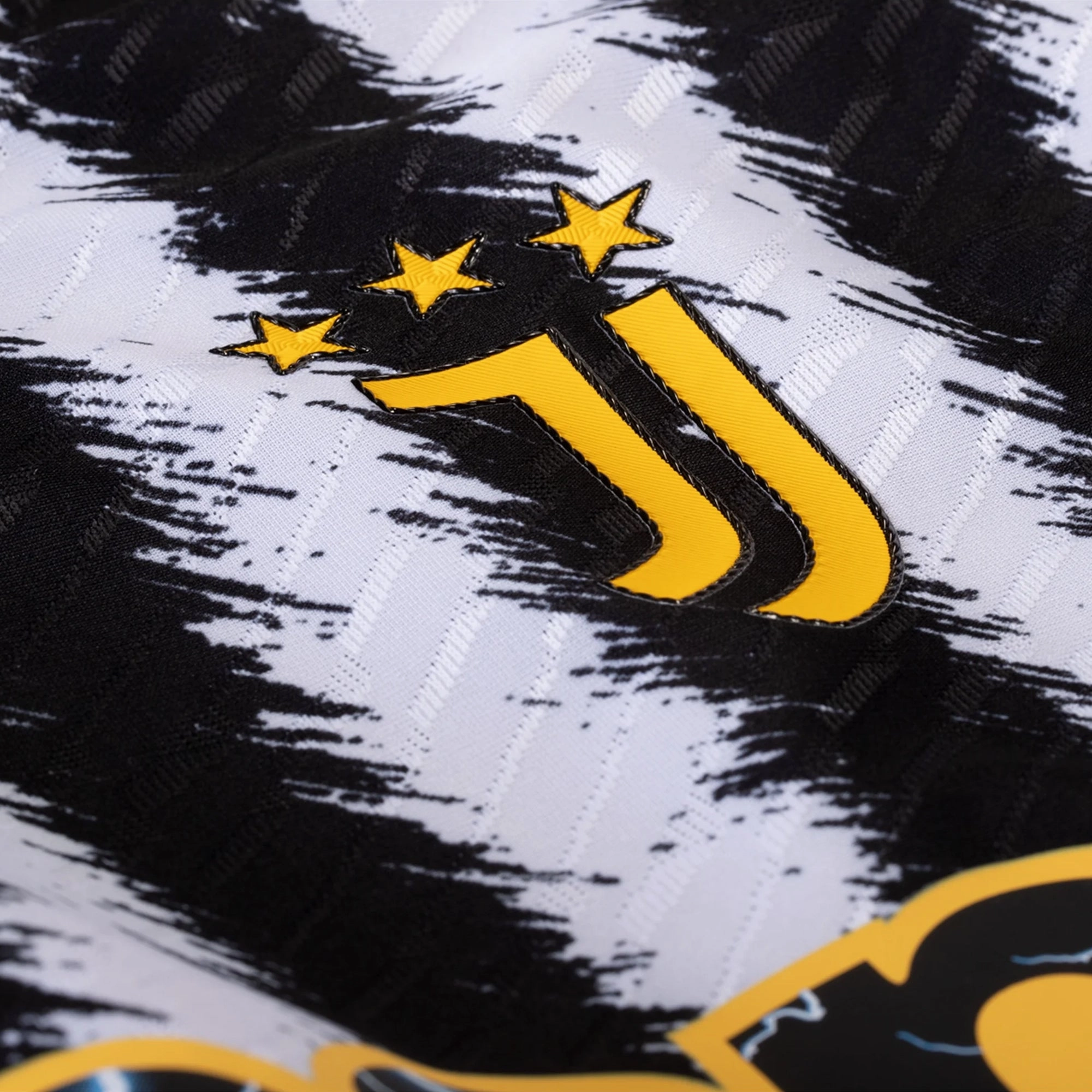 adidas Bremer Juventus Home Authentic Jersey 23/24 w/ Serie A Patch (Black/White) Oversized Silhouette Night Run