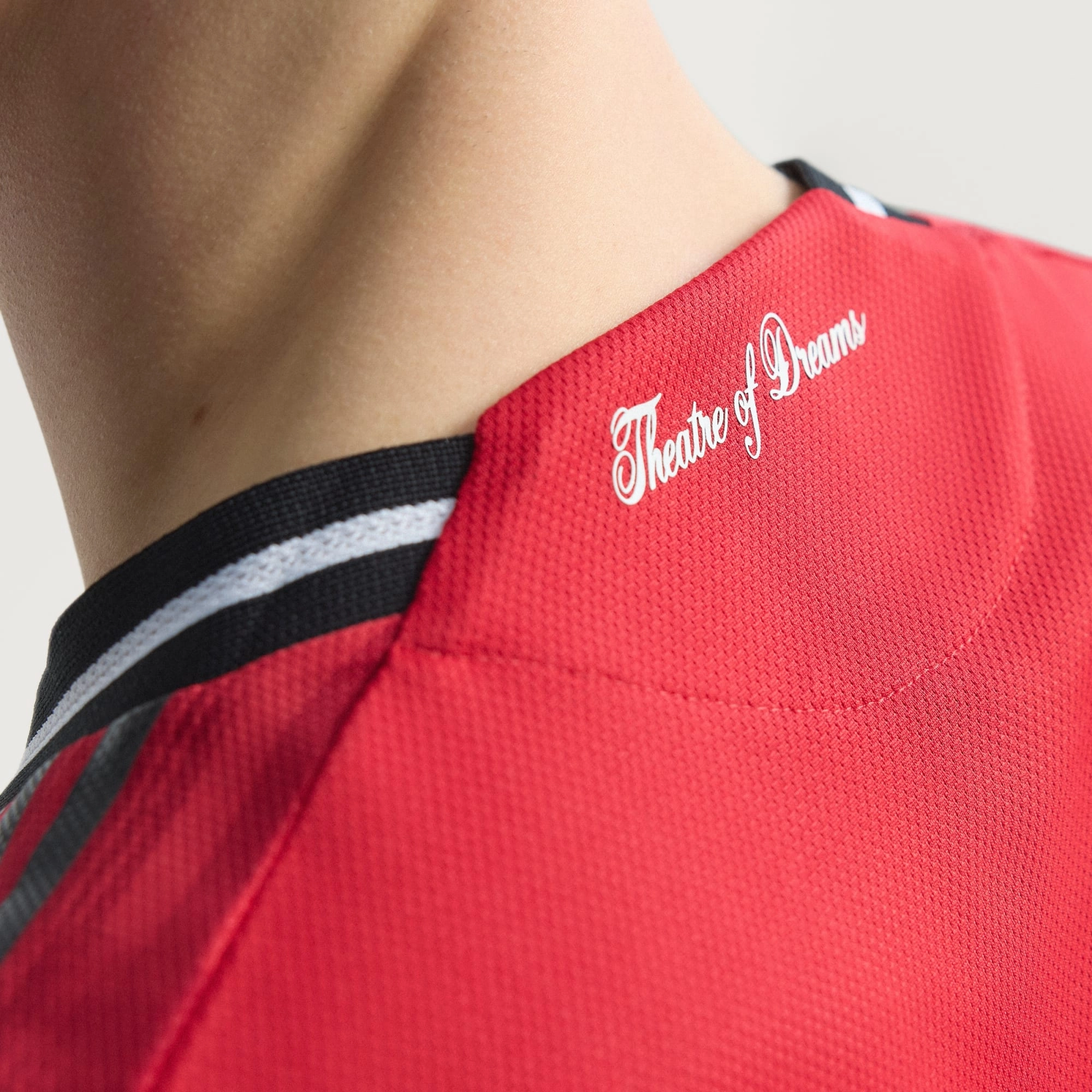 All Purpose Athletic Build Contrast Trim Detailing adidas Maguire Men's Manchester United Authentic Home Jersey 25/26 w/ NRFR   EPL Patch (Red)