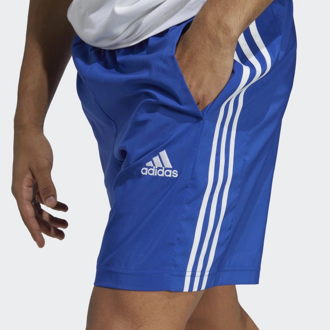 Modern Cut Anti Sag Technology AEROREADY Essentials Chelsea 3-Stripes Shorts