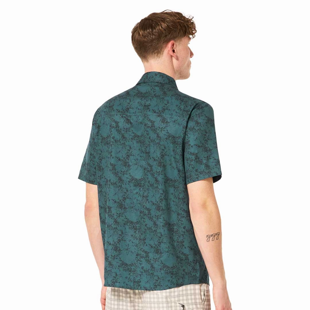 Ventilated Back Panels Oakley - Men's Sand Camo Woven Short Sleeve Shirt (FOA404369 9VM)