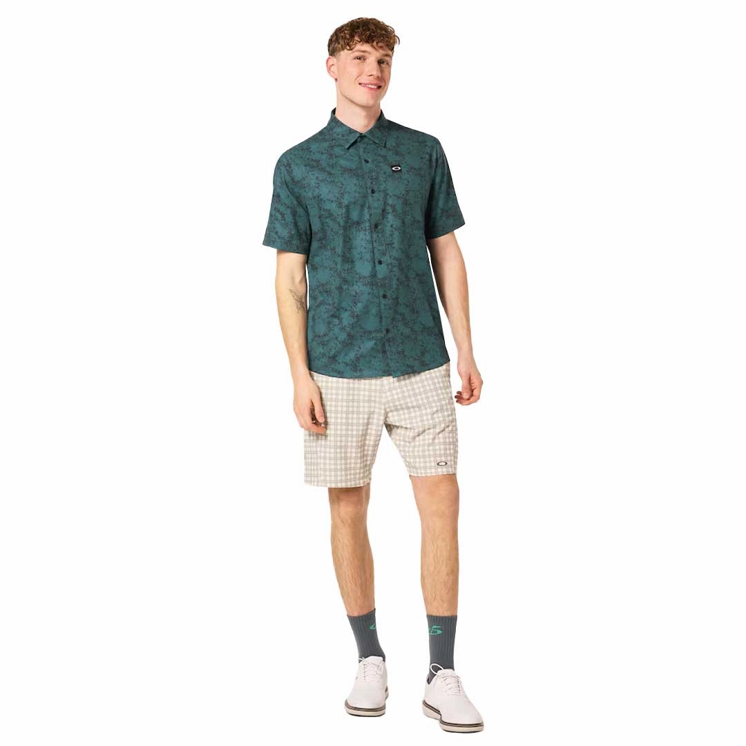 Vented Back Design Biodegradable Synthetic Fibers Oakley - Men's Sand Camo Woven Short Sleeve Shirt (FOA404369 9VM)