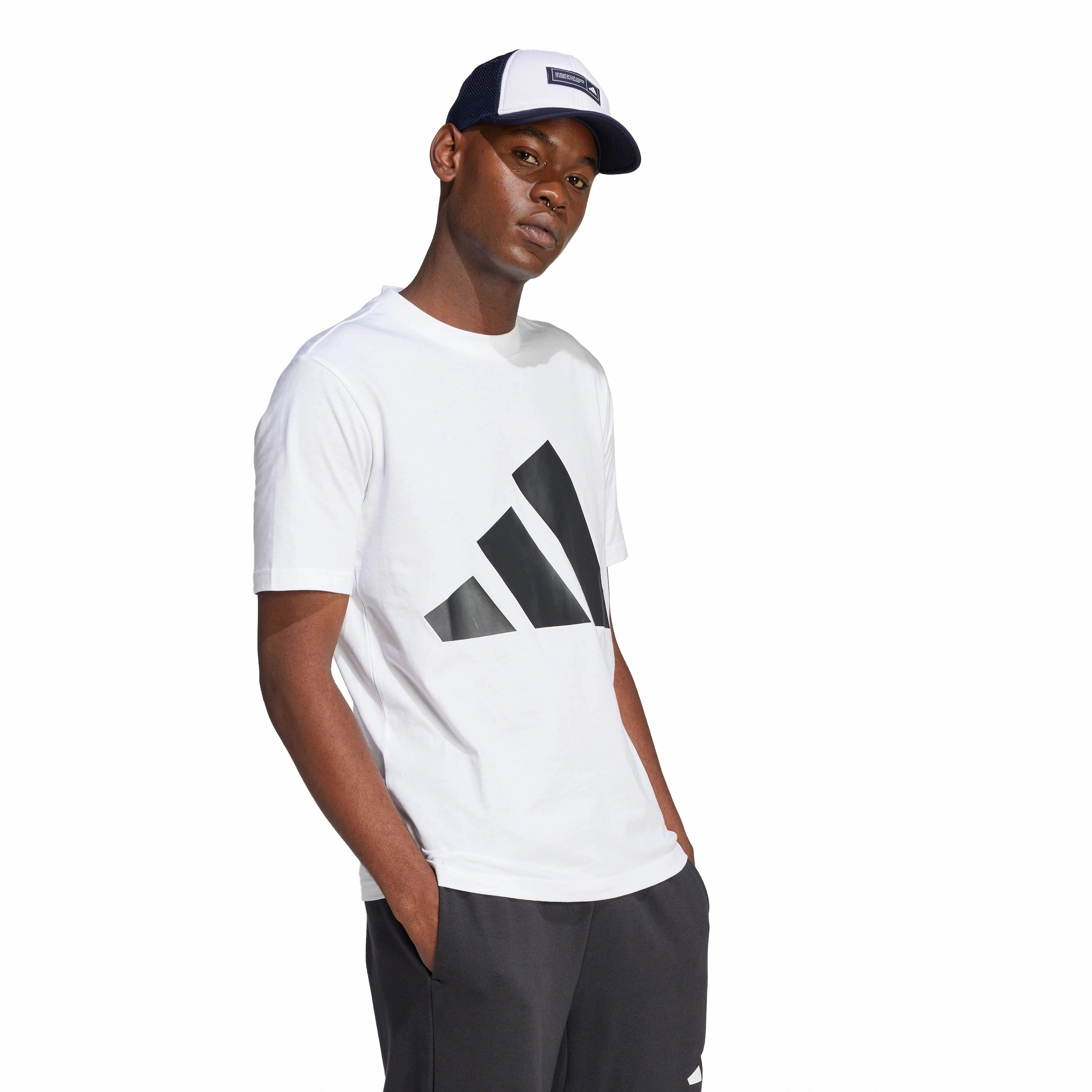 Reinforced Shoulder Seams Essentials Big Logo T-shirt