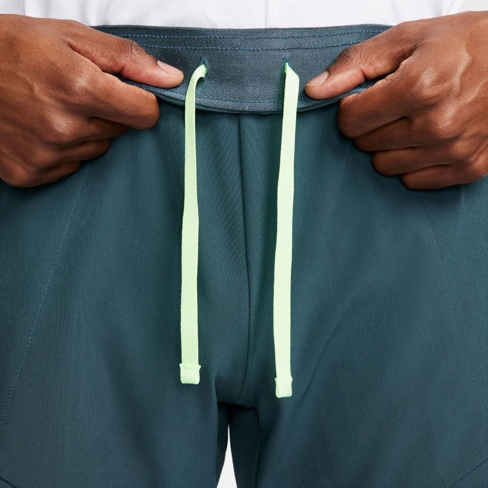 Trendy Vibe Court Dri-FIT Advantage 7In Tennis Shorts