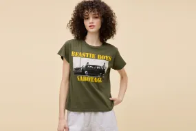 Daydreamer "Beastie Boys Sabotage Solo Tee" W - Military Green Moon Beam
