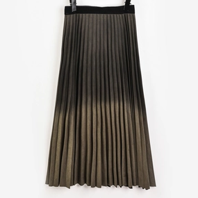 Long Tie Dye Pleated Skirt Wardrobe Hero Erasable Crease