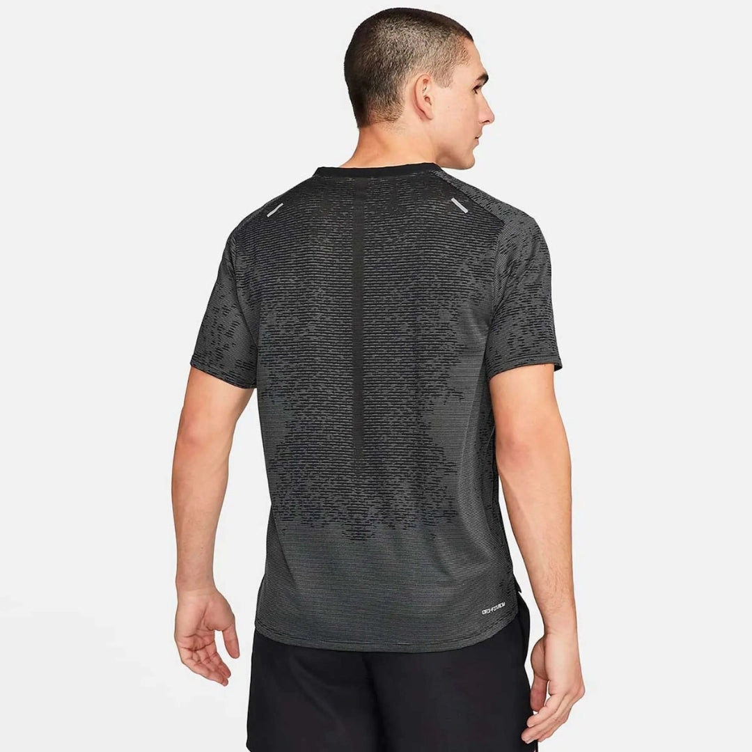 Dri-FIT ADV Run Division Techknit T-Shirt Perfect for Travel