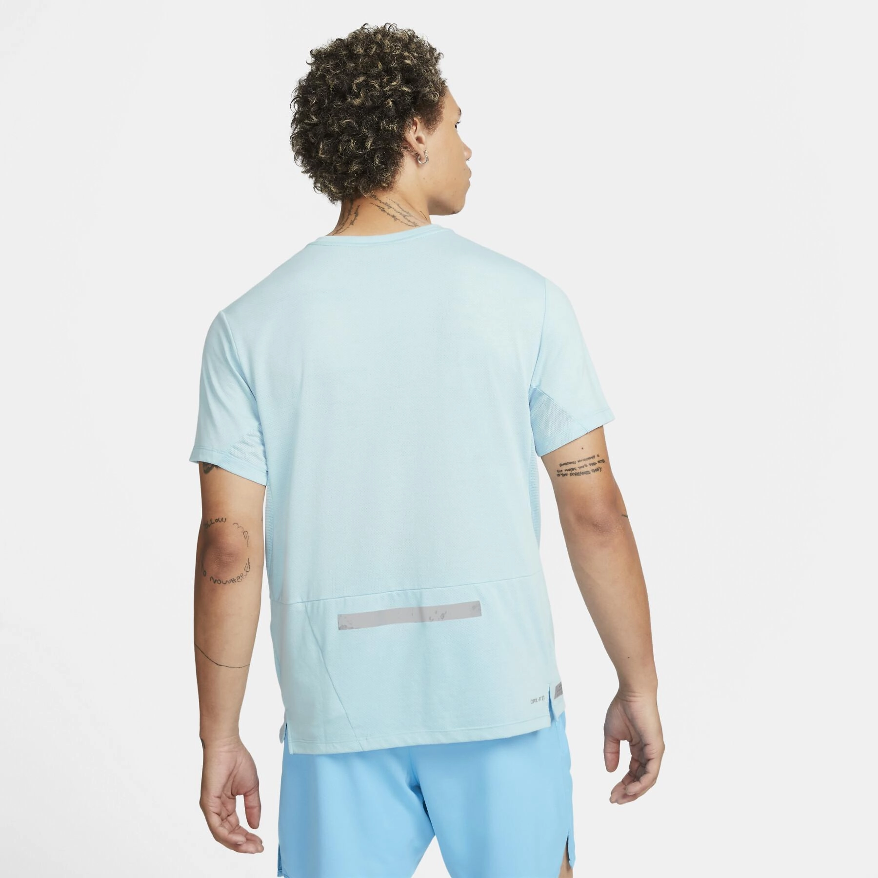 Versatile Comfort Wear Unisex Core Dri-FIt Run Division Rise 365 T-shirt