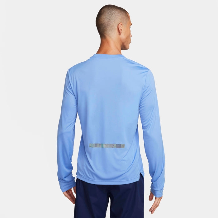 On-the-Go Fashion Essential Layer Dri-FIT Run Division Rise 365 T-Shirt