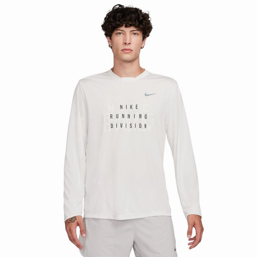 Breathable mesh lining Dri-Fit Run Division Rise 365 T-shirts
