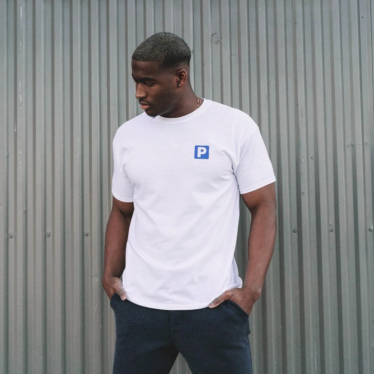 Manor "Pushing Phoenix" T-Shirt M - White / Blue Essential Tee Hypoallergenic Fibers