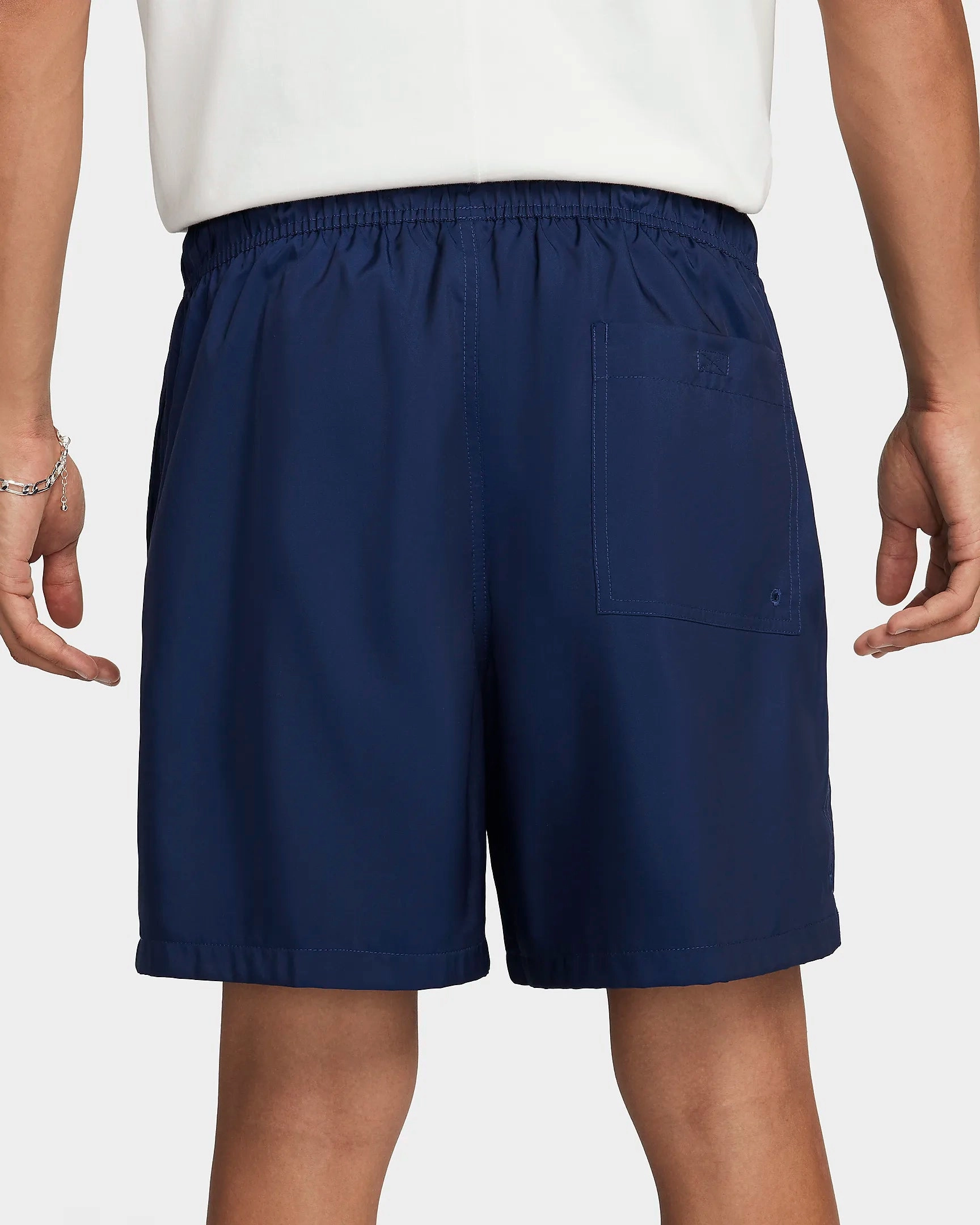 skiing outfit Club Woven Flow Shorts