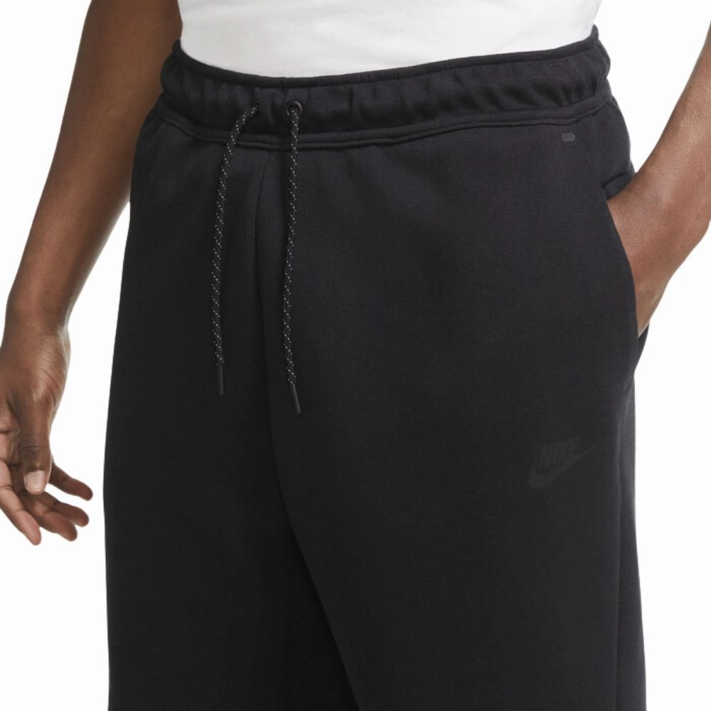 Soft Layers Sportswear Tech Fleece Shorts