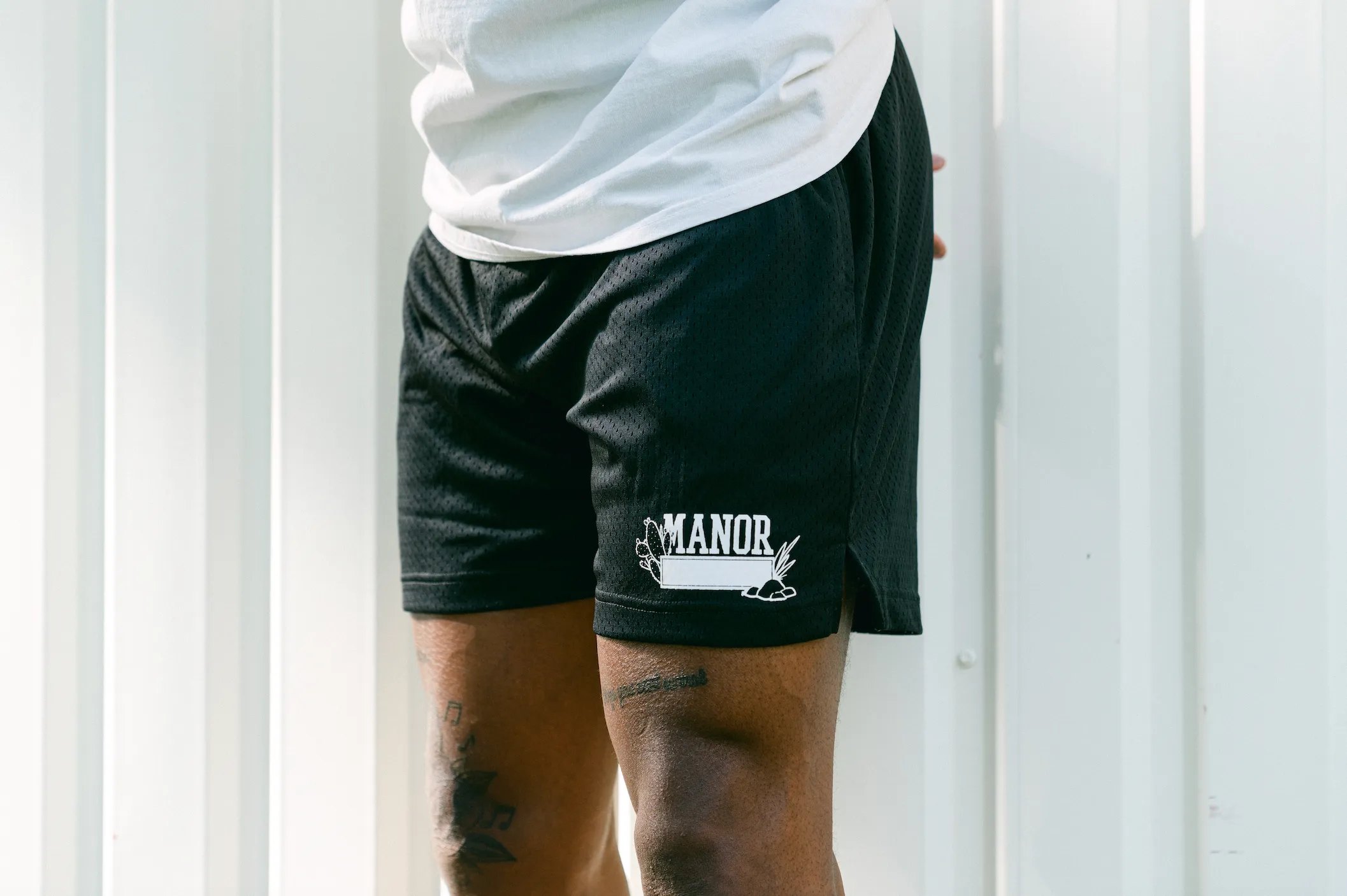 Elegant Layer Manor "Mesh Gym Shorts" M - Black / White