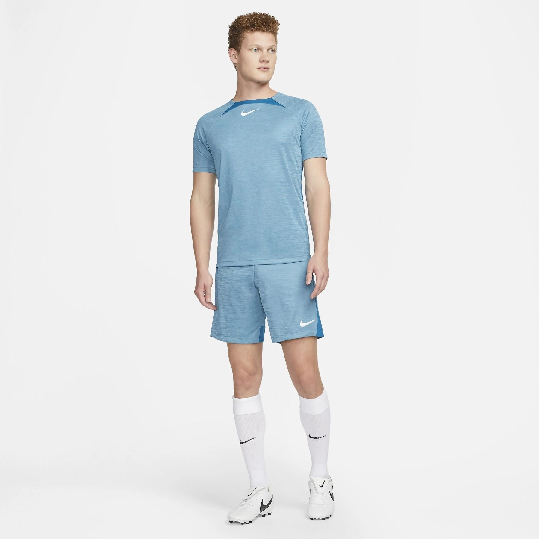 Sustainable Production Process Seasonal Comfort Style Dri-Fit Academy FP HT T-shirt