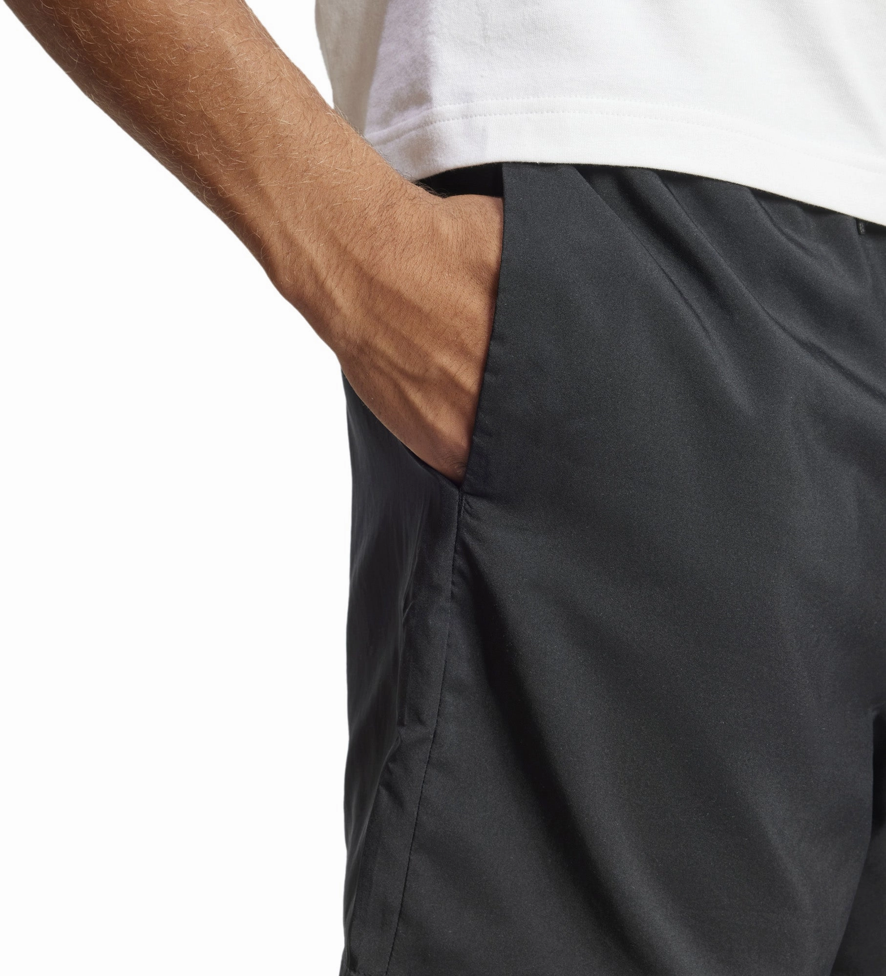 SoftInnerLining Men's Essentials Small Logo Chelsea Shorts
