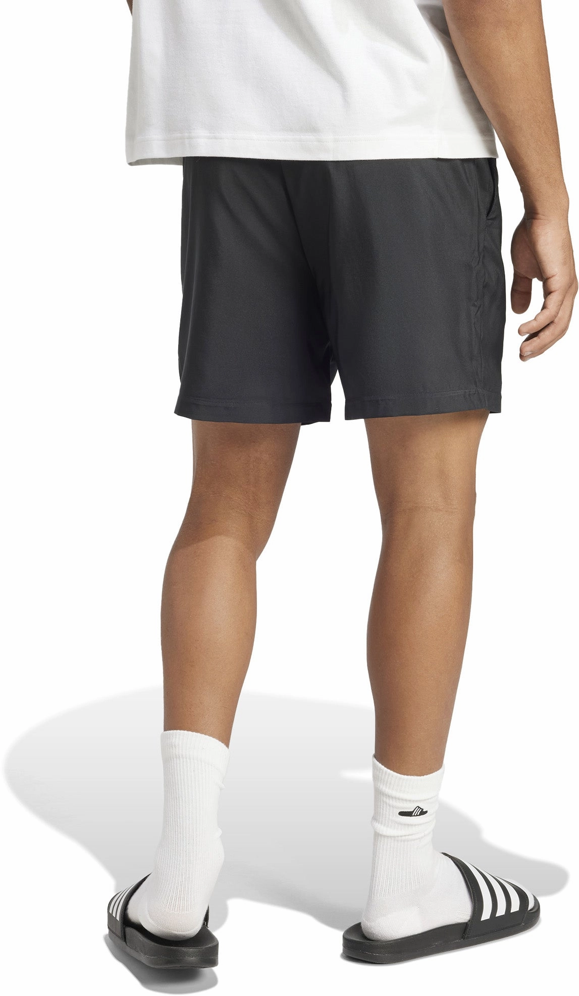 Soft touch finish Low Profile Closure System Men's Essentials Small Logo Chelsea Shorts