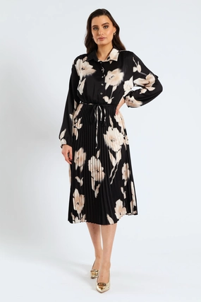 Soft Mesh Chic Ensemble Monochrome Satin Pleated Maxi Dress - Black/Cream