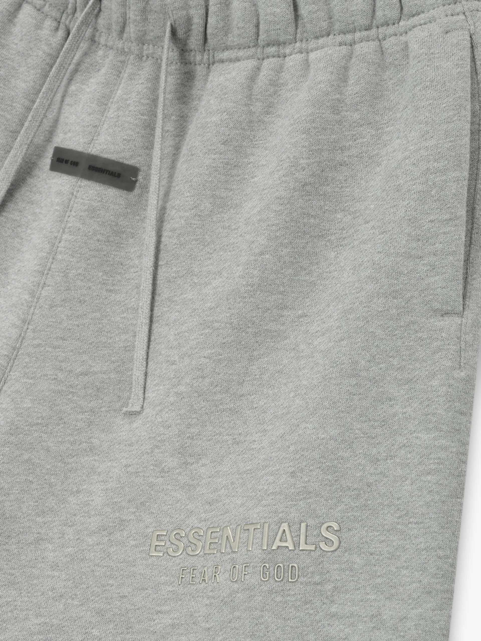 Outdoor Apparel Zen Glow Fear of God Essentials "Fleece Soccer Short" K - Concrete Heather