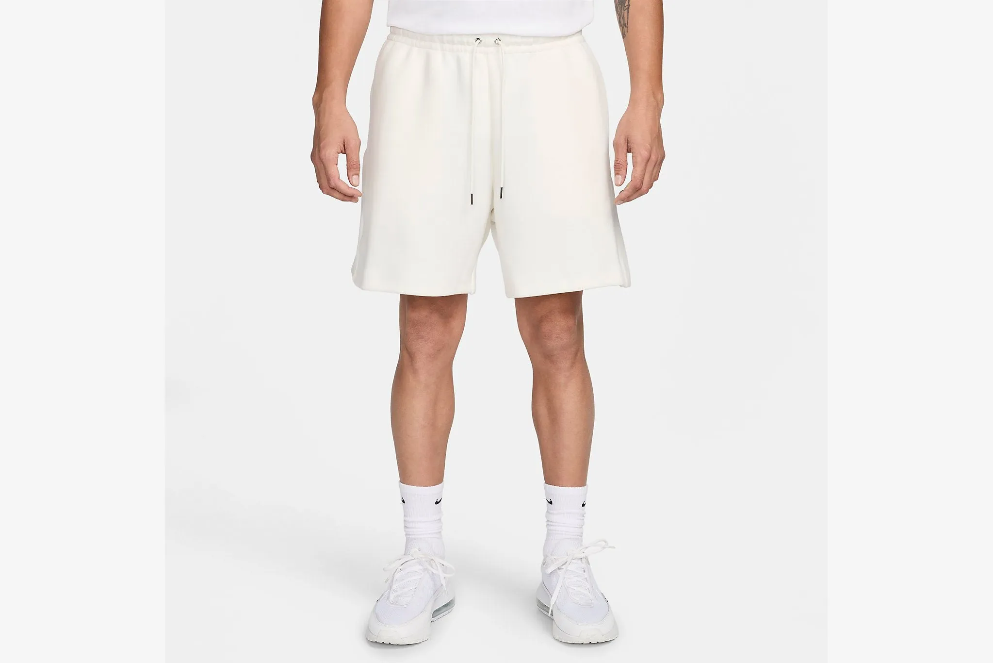 Cozy Style SustainableBlend Nike "Sportswear Tech Fleece Reimagined Shorts" M - Sail