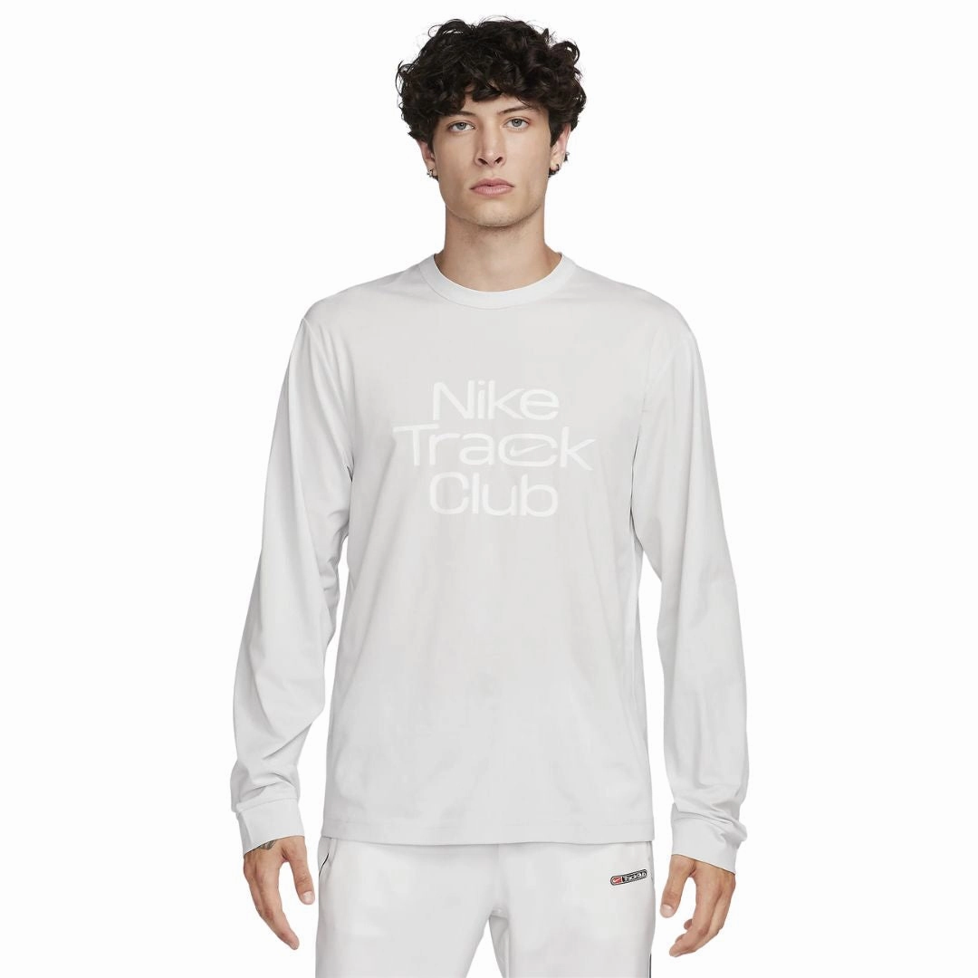 Urban Look product cost effectiveness Track Club Dri-Fit Hyverse Running Sweatshirt
