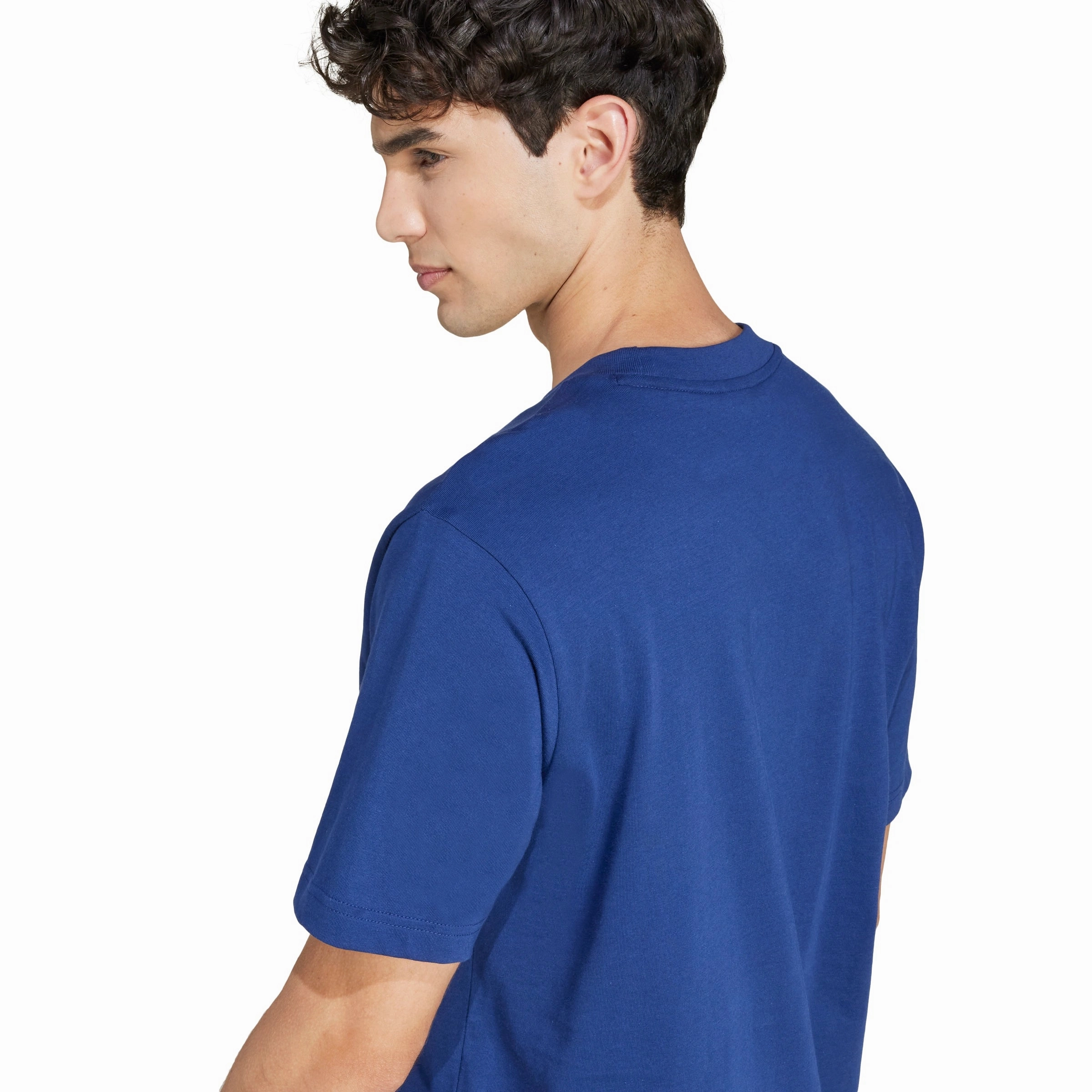 Essentials Small Logo Single Jersey T-Shirt Beach relaxation