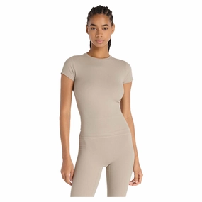 Essential Fashion Women's Ribbed Fitted T-Shirt