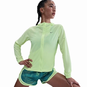 Casual Fit Silhouette Abrasion Resistant Shell Womens Nike Swift Repel Packable Running Jacket