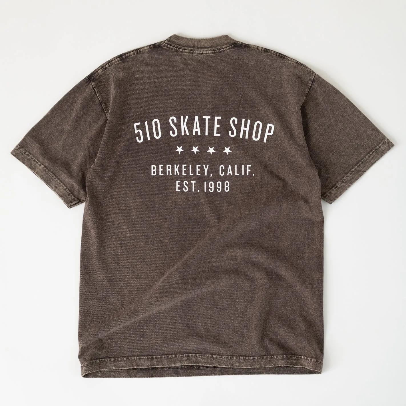 loose fitting Comfy Layering Vintage Label Tee (Mineral Wash Brown)