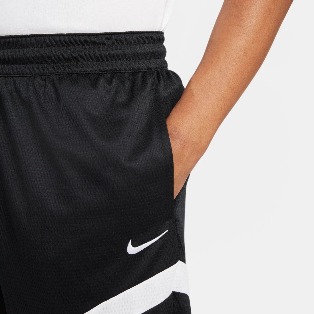 Icon 8inch Shorts Light Wear