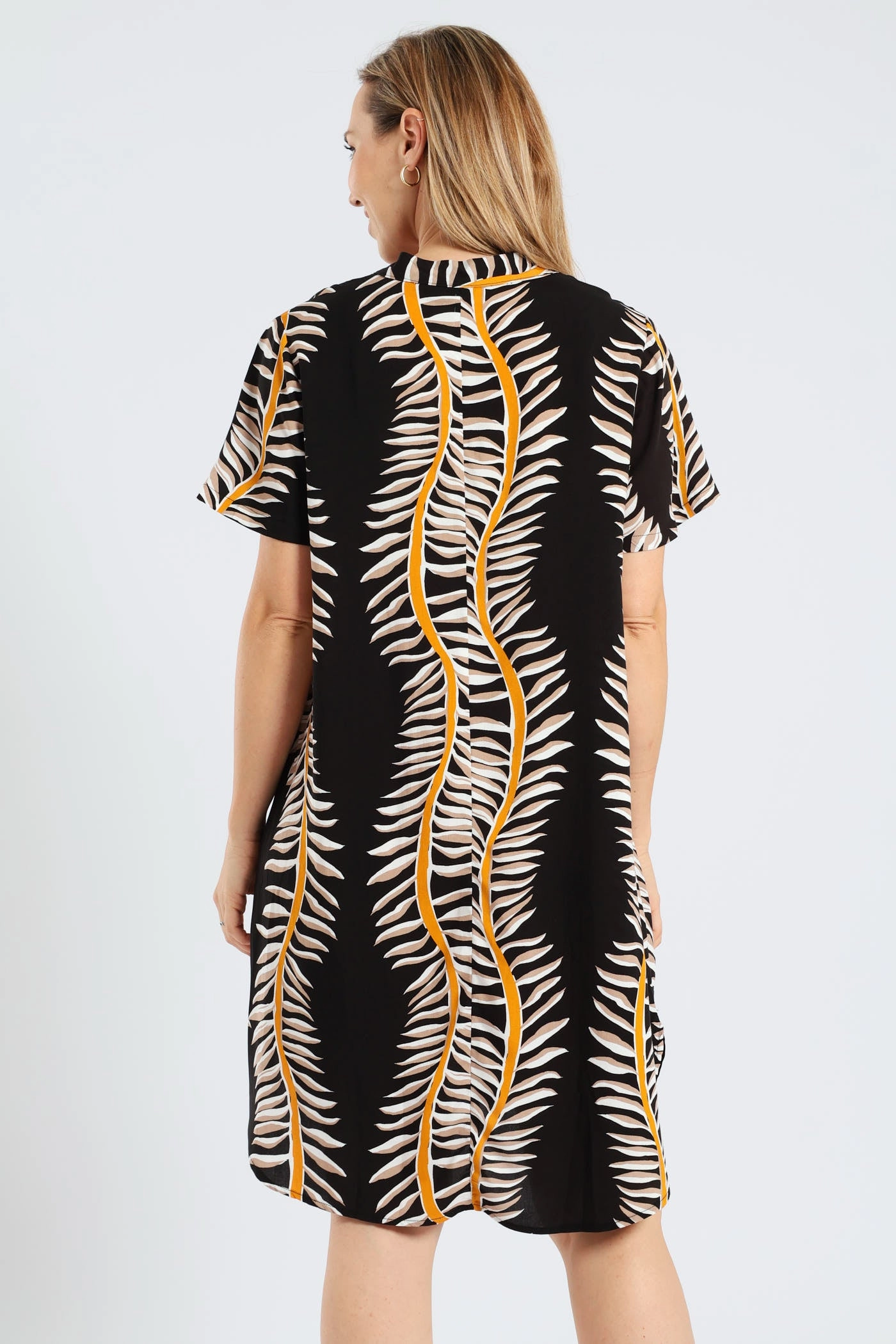 Mandarin Printed Shift Dress - Black/White Quick-Dry Organic-Fabric