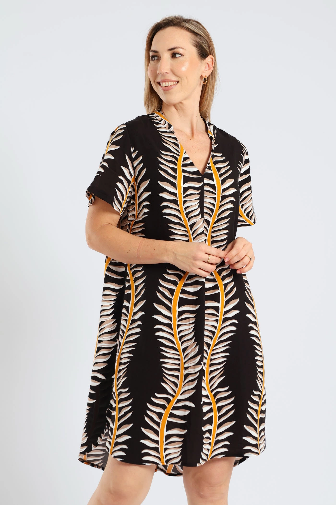 Comfortable Style Mandarin Printed Shift Dress - Black/White