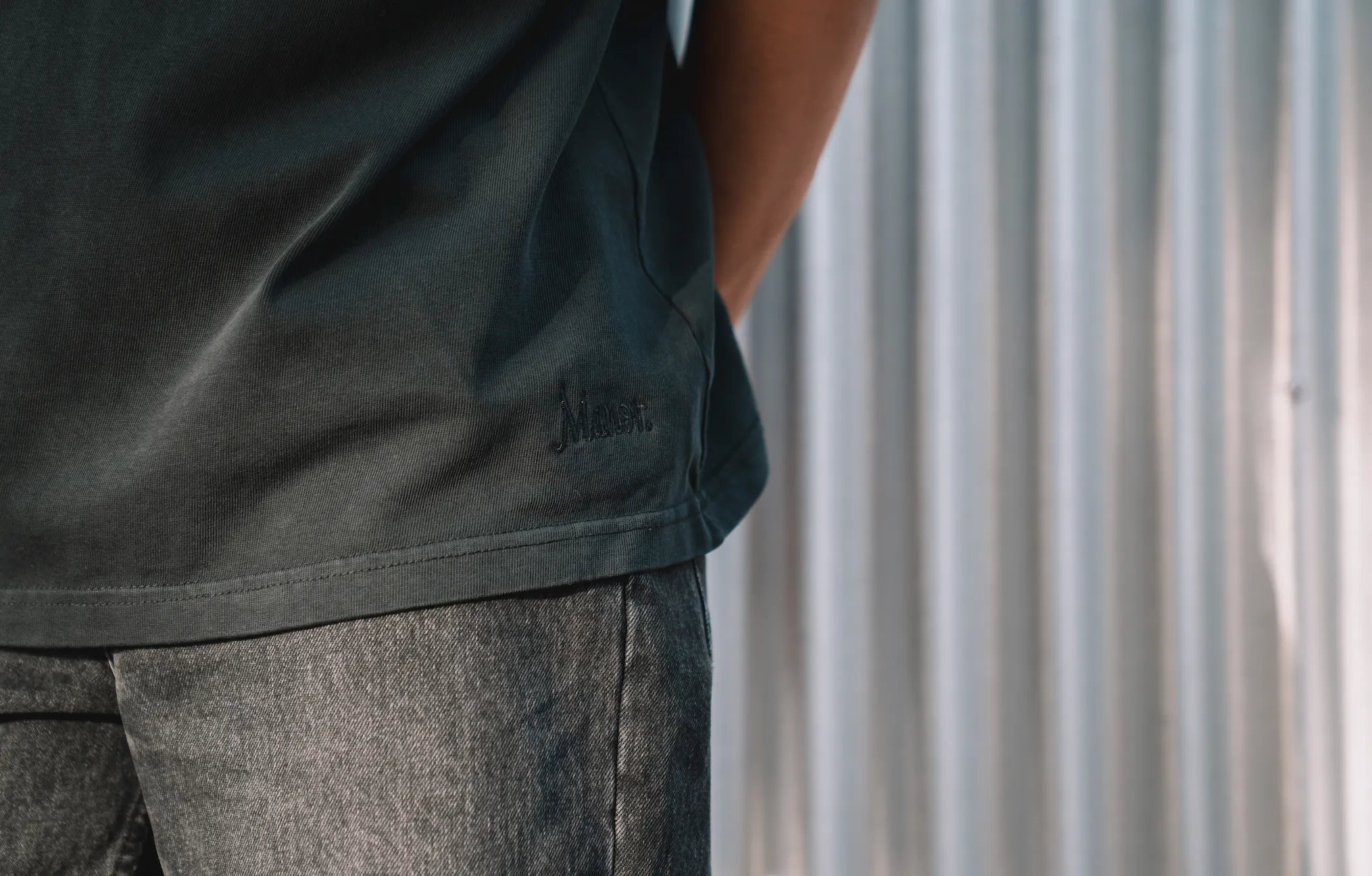 Manor "Garment Dyed Script" T-Shirt M - Black AntiPillingTechnology