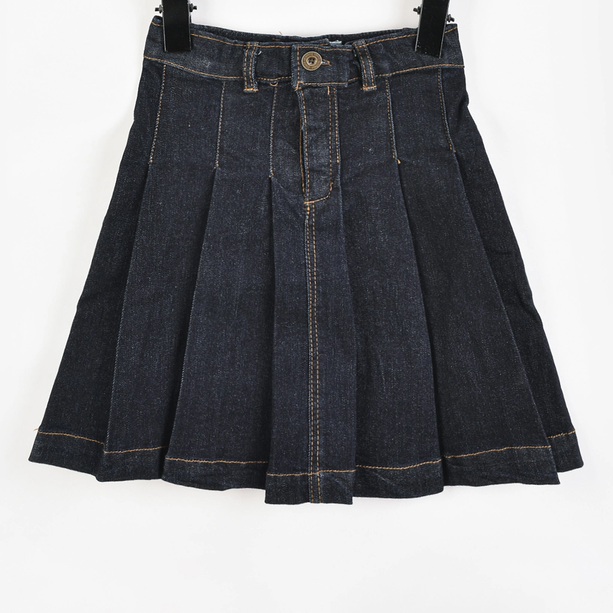 Outfit Shot Adjustable Waist Melange Pleated Denim Skirt