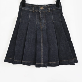 Outfit Shot Adjustable Waist Melange Pleated Denim Skirt