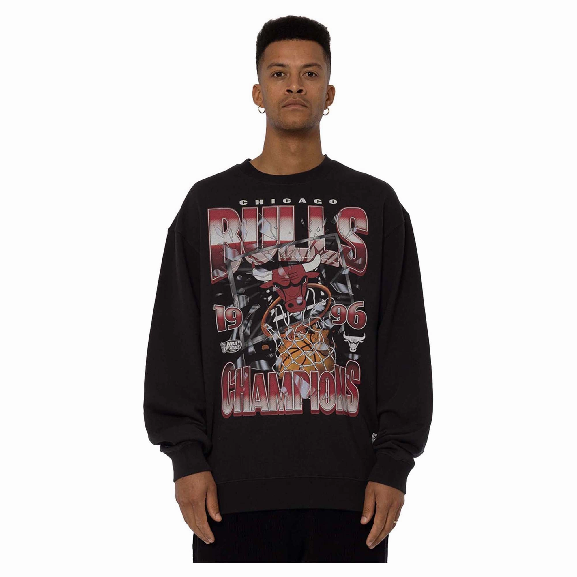 Unstructured Silhouette Men's NBA Chicago Bulls Shatter Crewneck Sweatshirt