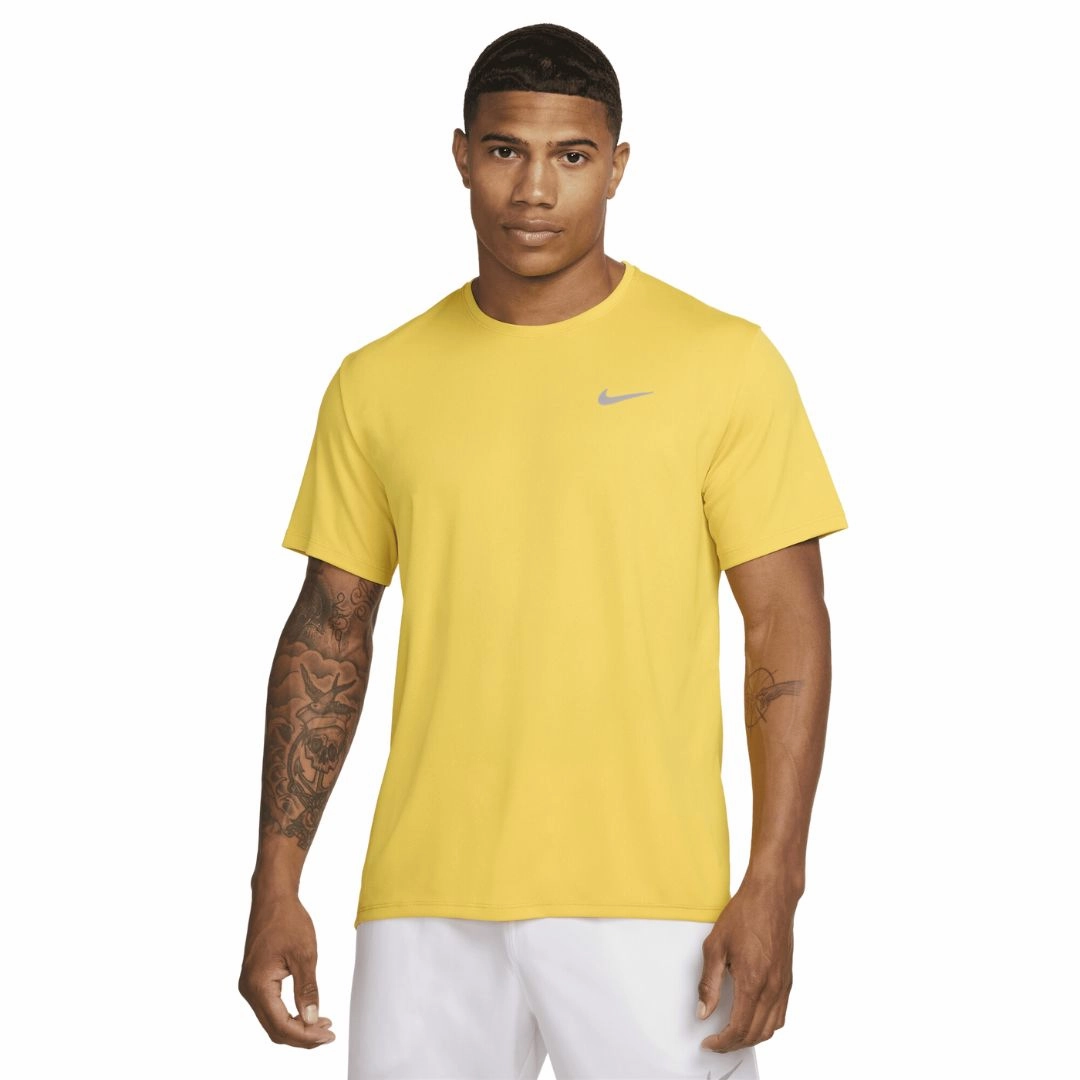 dry cleanable Slim Fit Cut Miler Dri-Fit UV Short-Sleeve Running Top