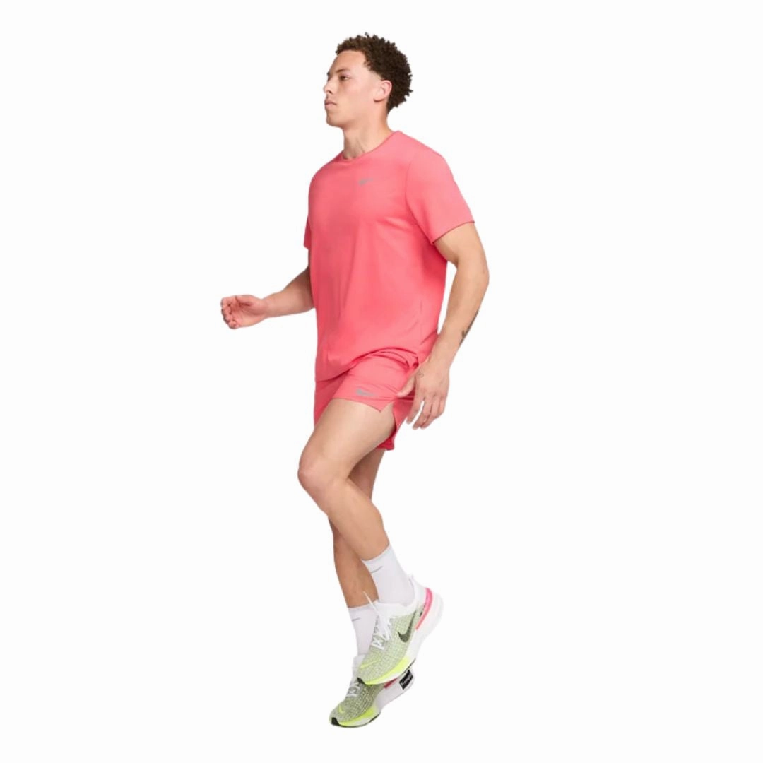 Miler Dri-FIT UV T-shirt Sporty Chic Stylish and Relaxed