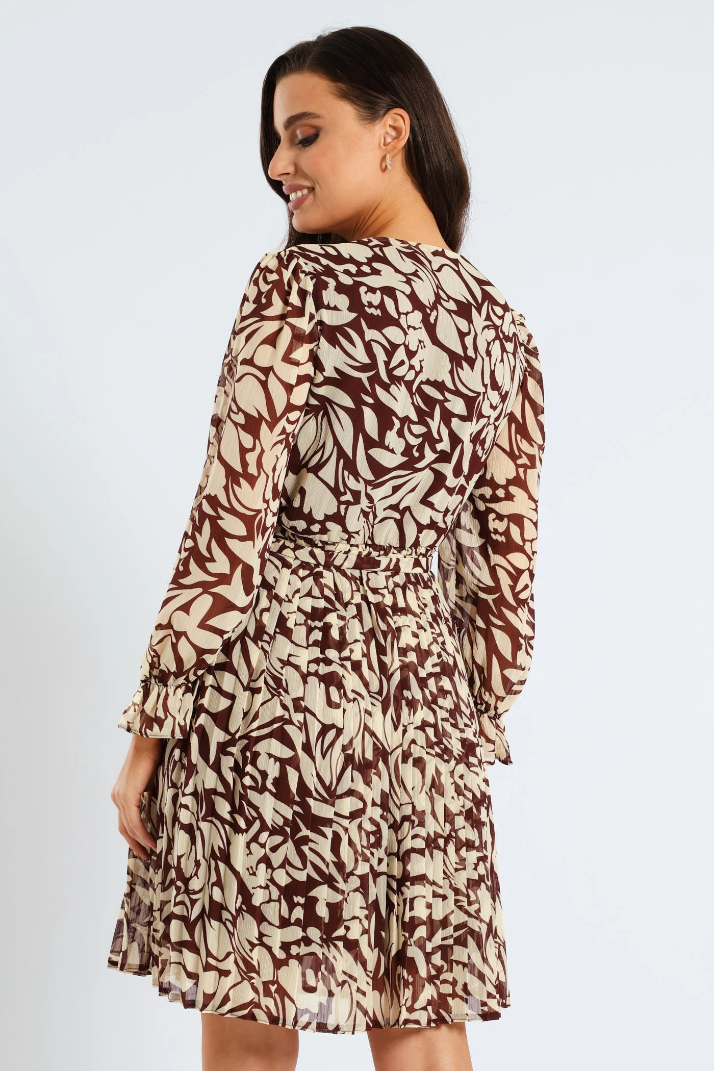 Monomchrome Pleated Keyhole Tea Dress - Bitter Chocolate Flared-Hem