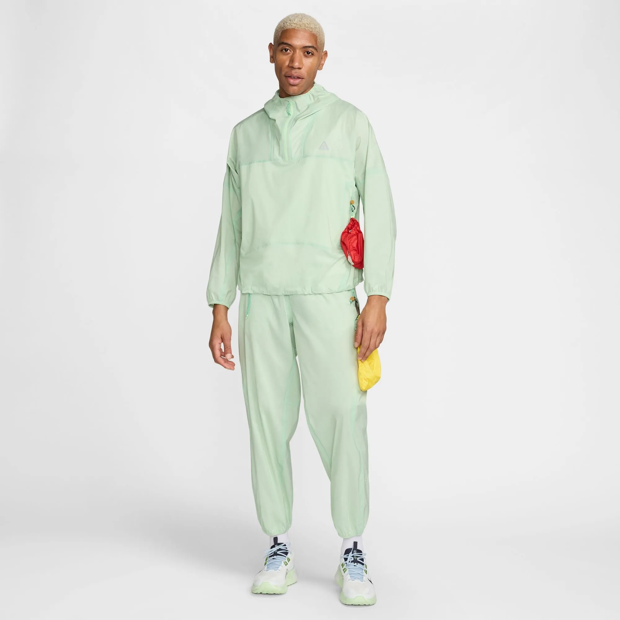 Data Mode NonBindingCollar Nike ACG "Trail Snacks Jacket" M - Vapor Green