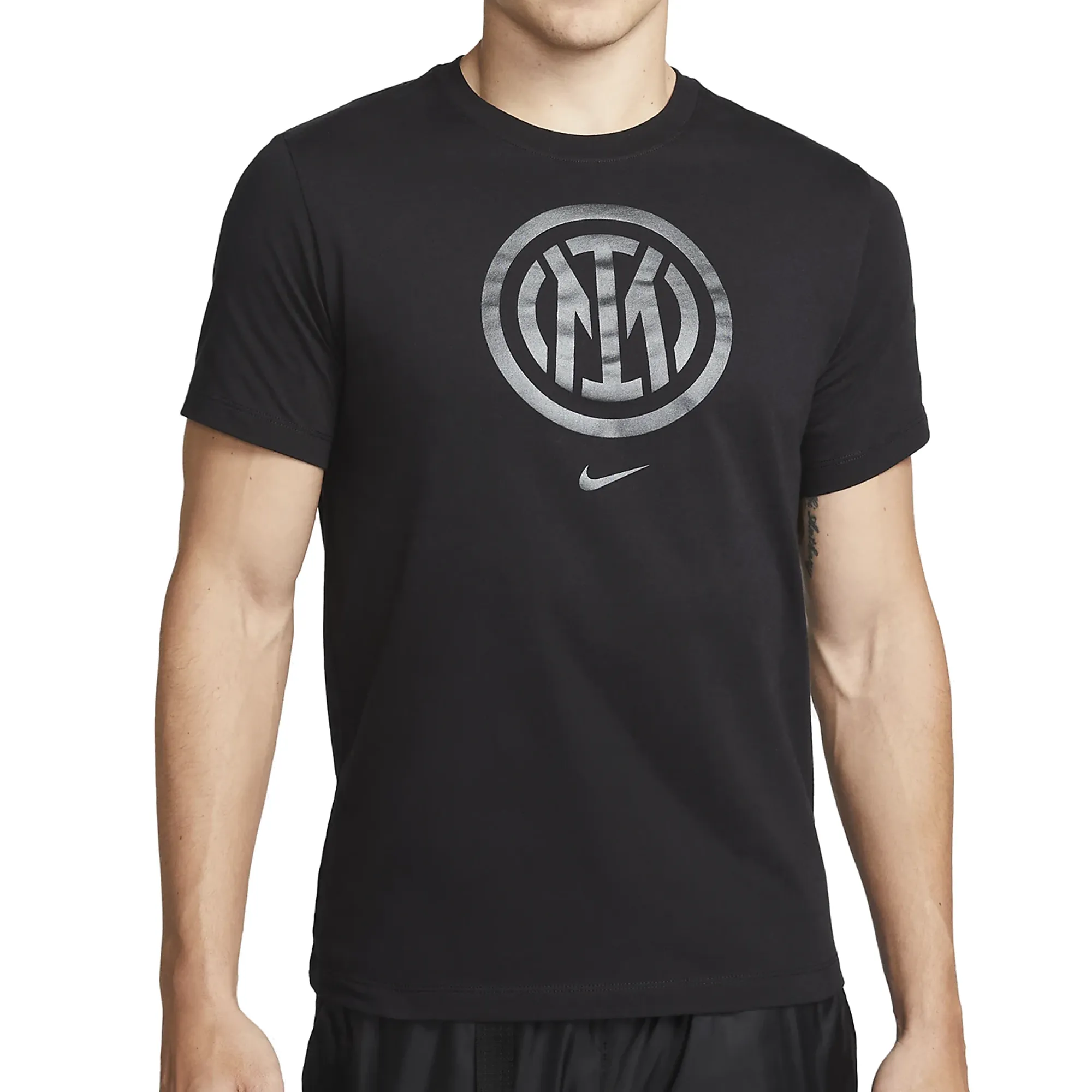 Effortless Daywear Nike Inter Milan Crest T-Shirt 23/24 (Black/Black)