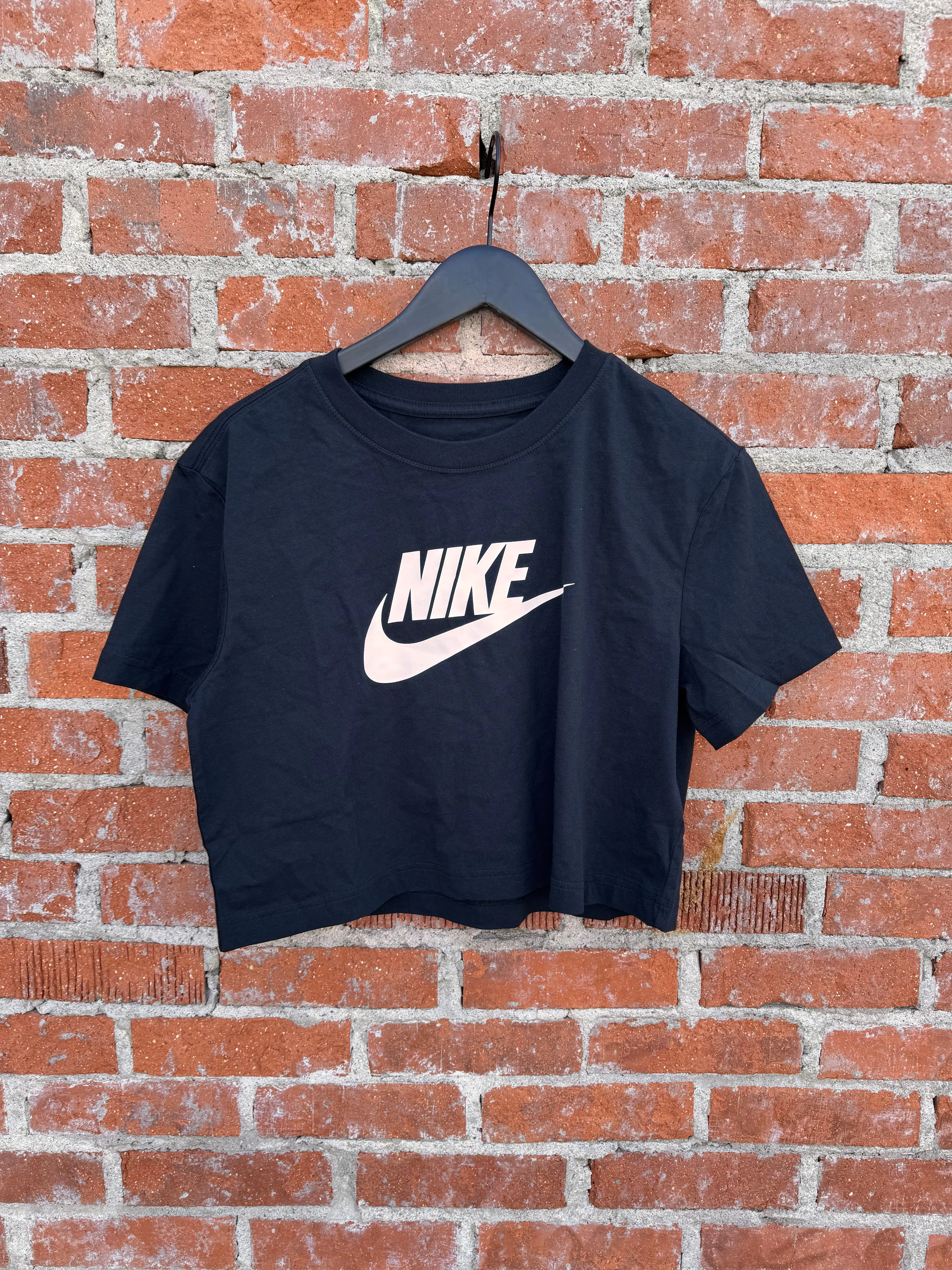 Nike "Sportswear Essential Crop Top" W - Black Pure Fit Smart Design