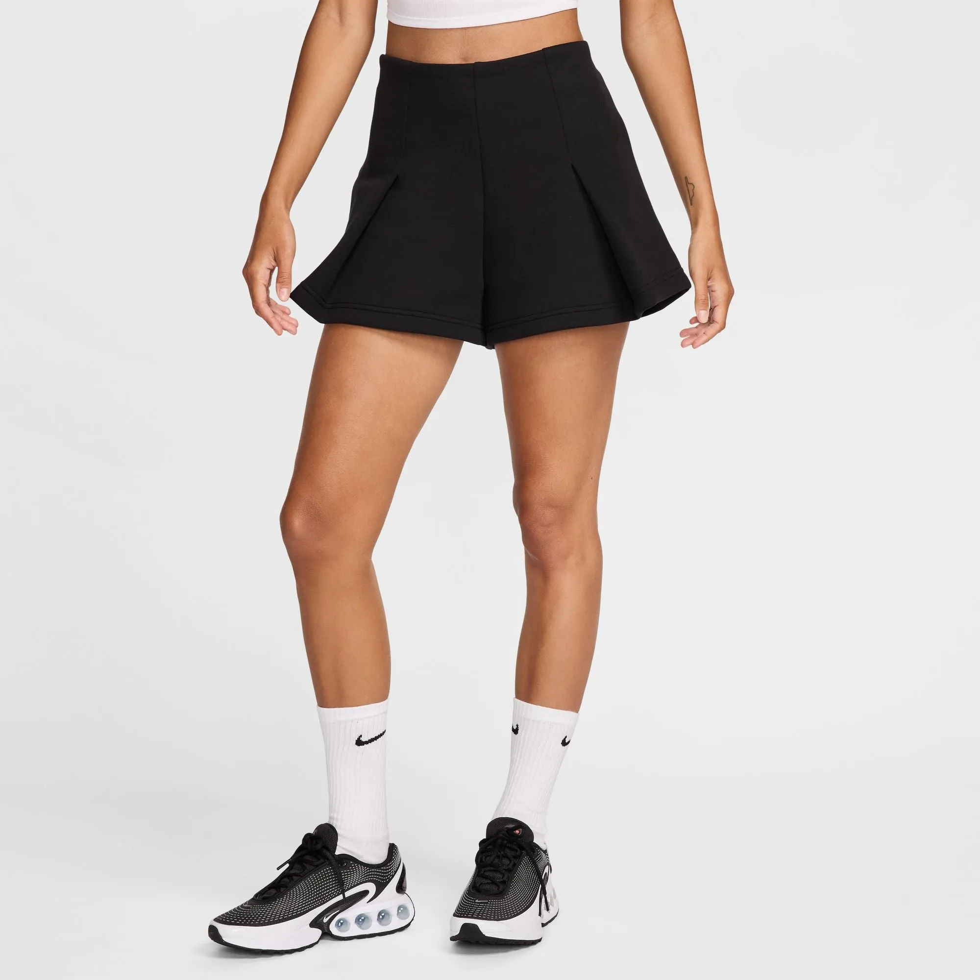 Nike "Tech Fleece High-Waisted 3" Pleated Shorts" W - Black ChafeFree Design Casual dress