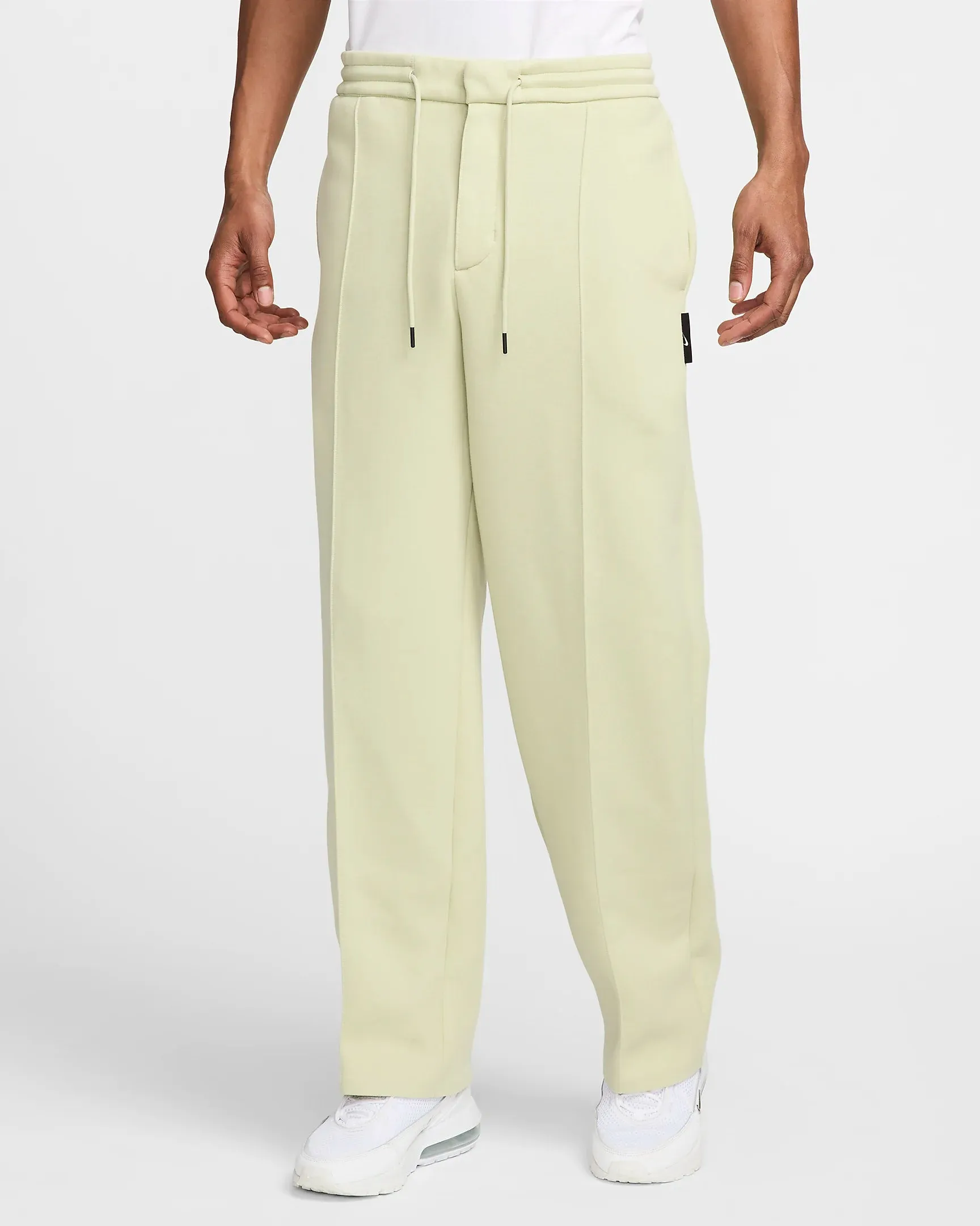 Nike "Tech Tailored Fleece Pants" M - Olive Aura WrinkleResistant Finish