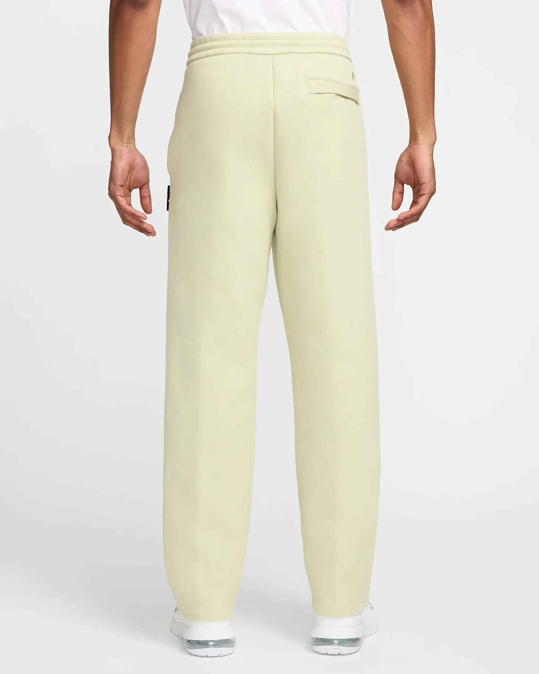 Nike "Tech Tailored Fleece Pants" M - Olive Aura Weather Protection