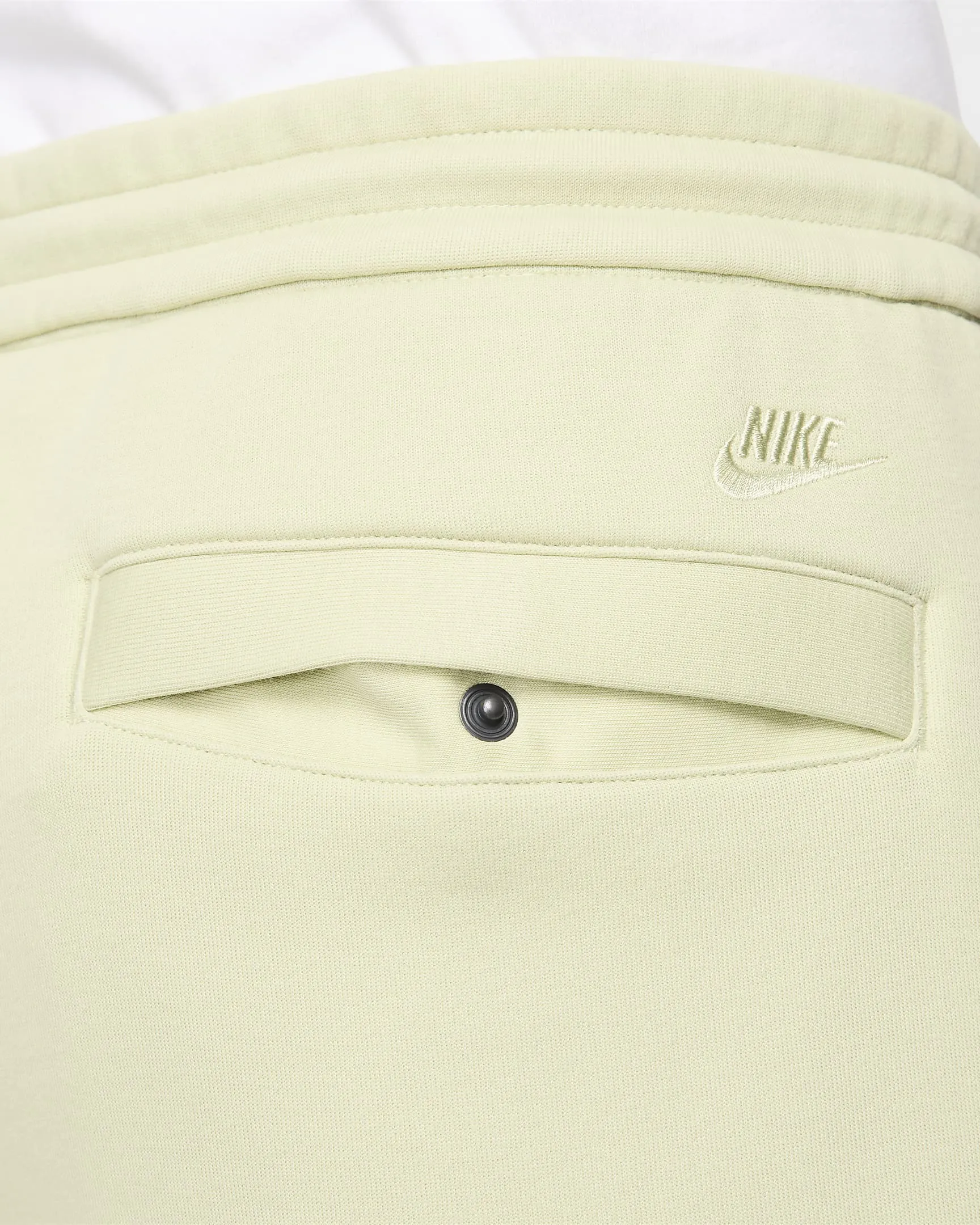 Low Maintenance Nike "Tech Tailored Fleece Pants" M - Olive Aura