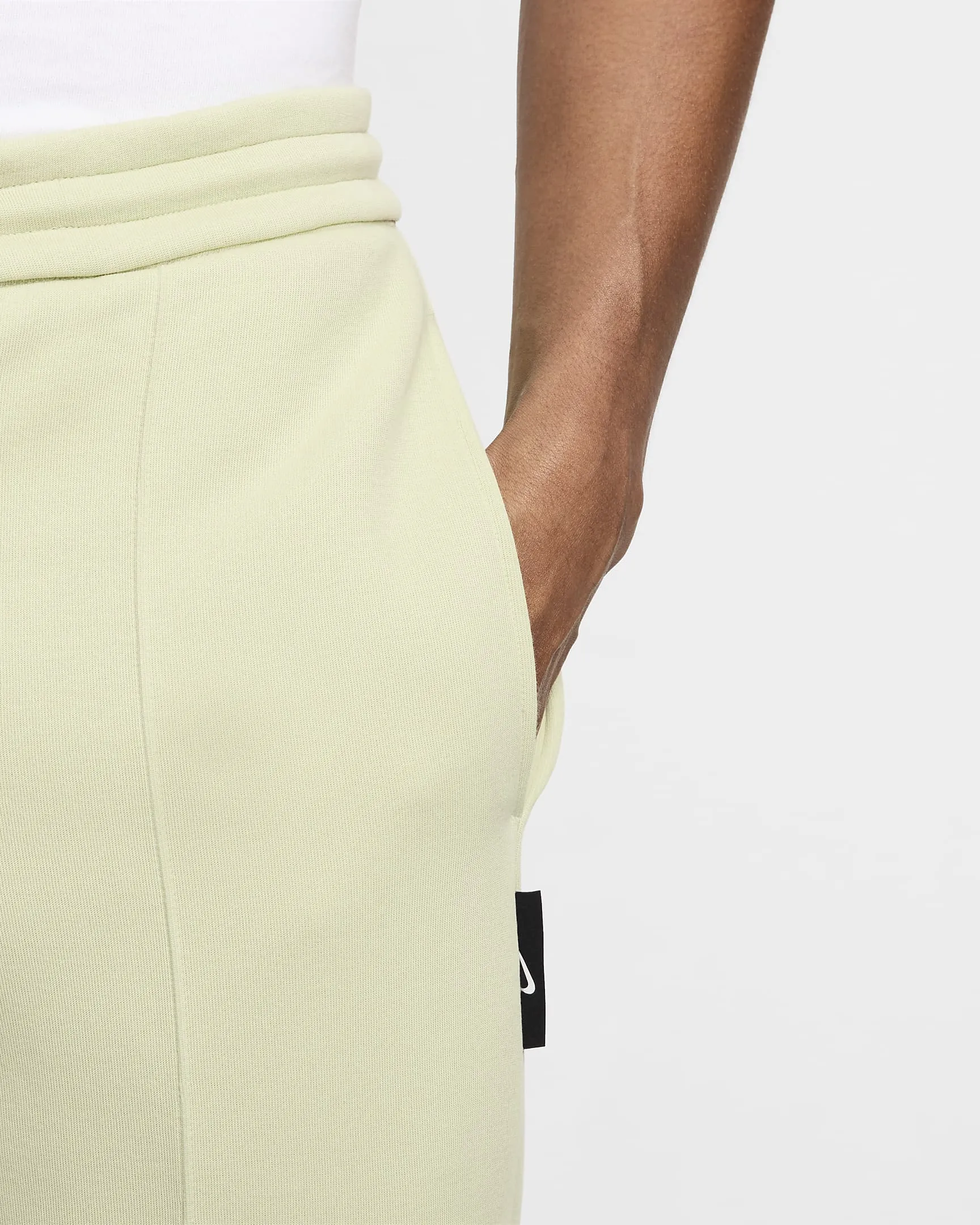 Nike "Tech Tailored Fleece Pants" M - Olive Aura Ventilated Back Panels MoistureWickingTechnology
