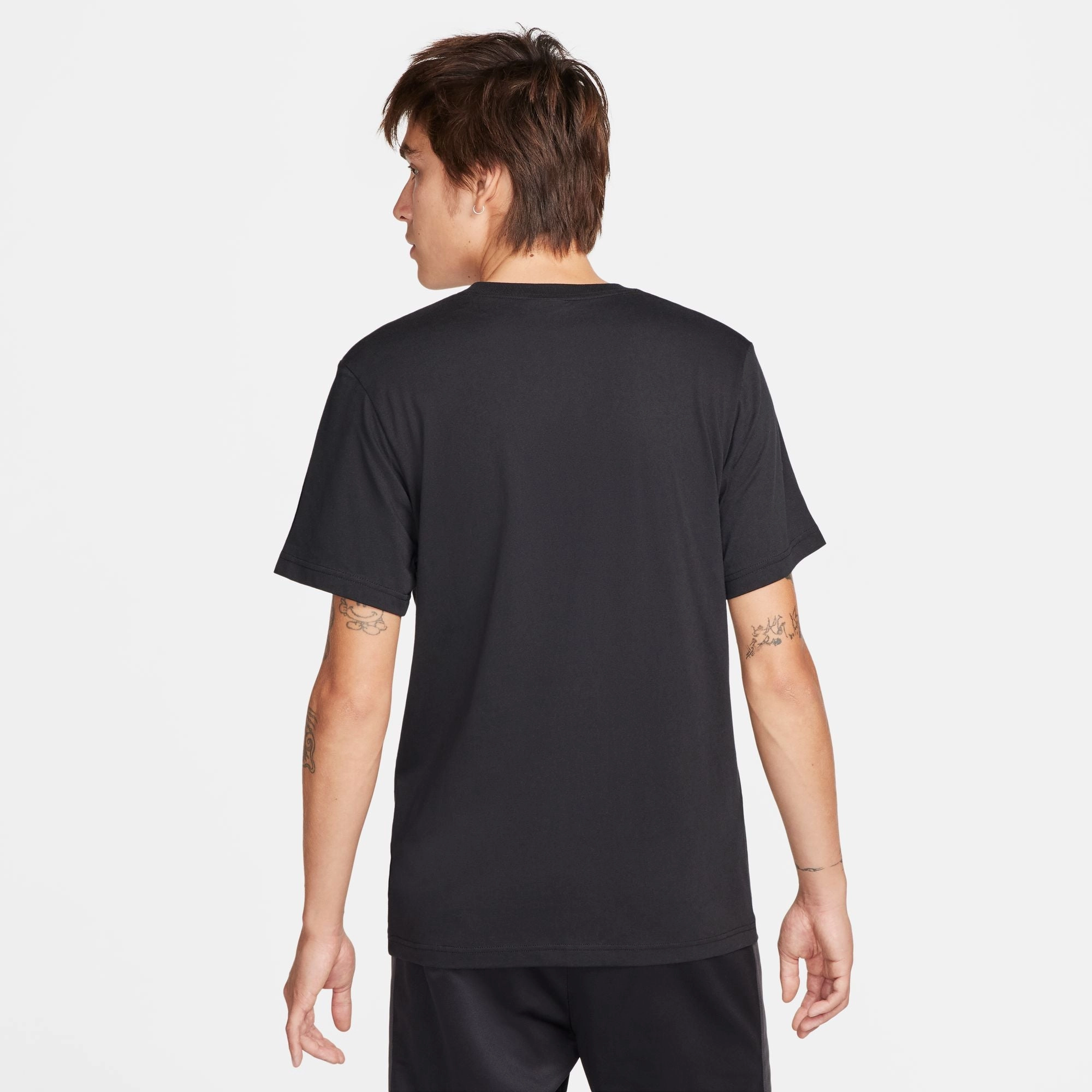 Chic and Cozy Sportswear Graphic T-shirt