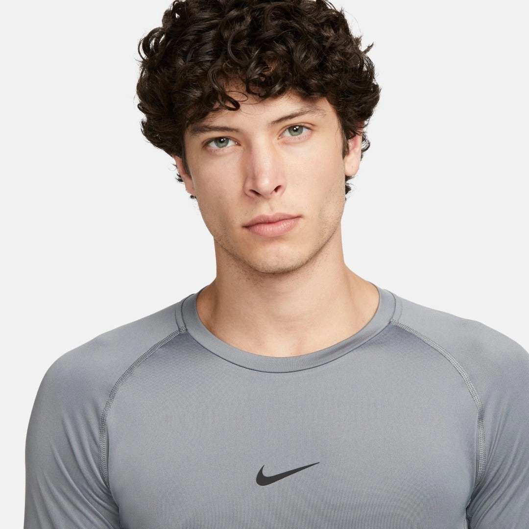 Edgy Pro Dri-FIT Tight Long-Sleeve Fitness Top