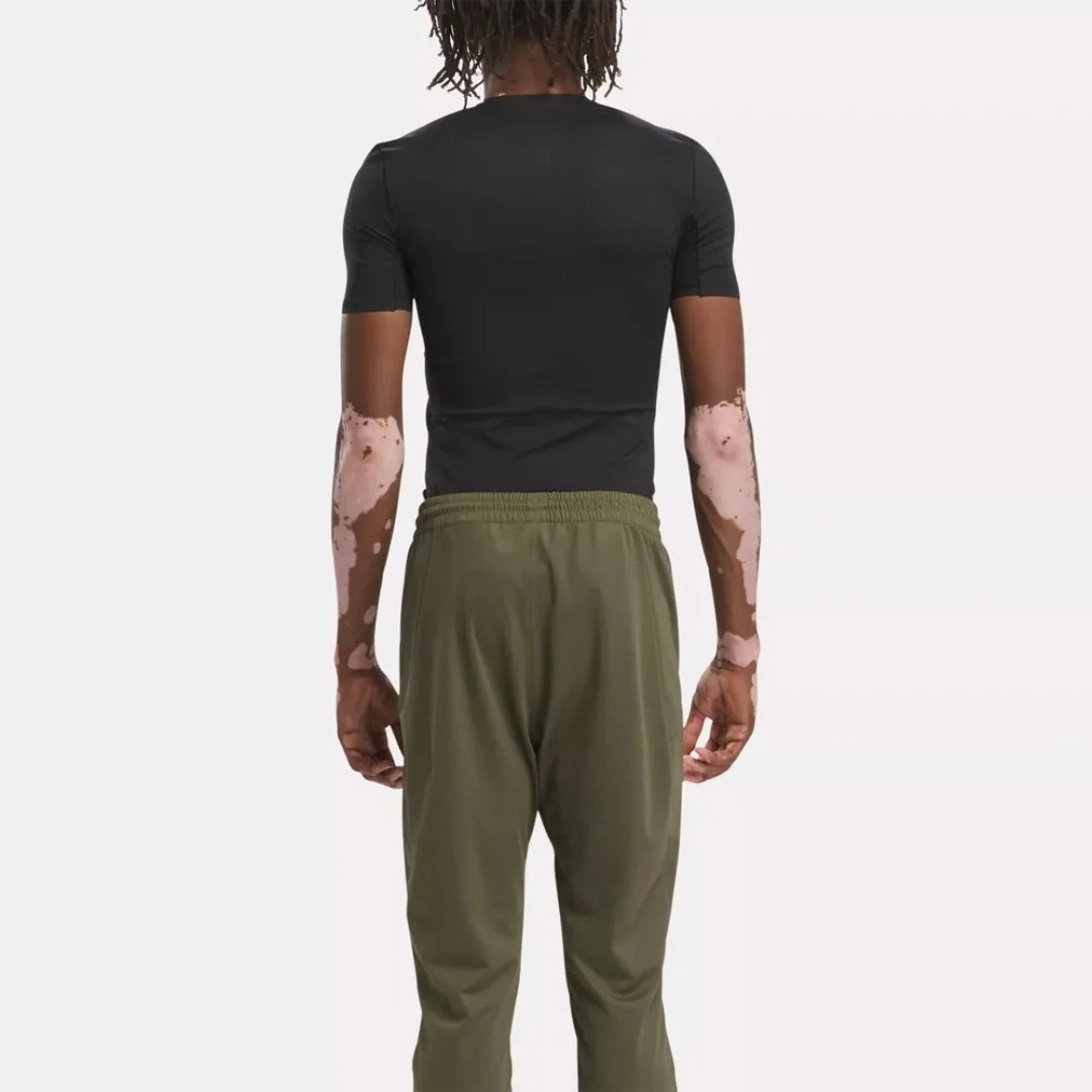 Trendy Comfort Relaxed Armhole Cut Logo Detail Compression T-Shirt